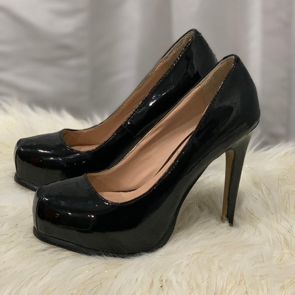 steve madden black patent leather pumps